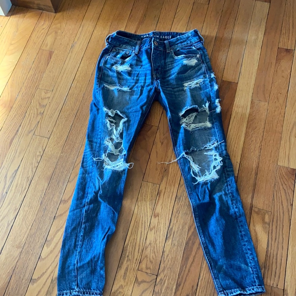 American eagle distressed jeans